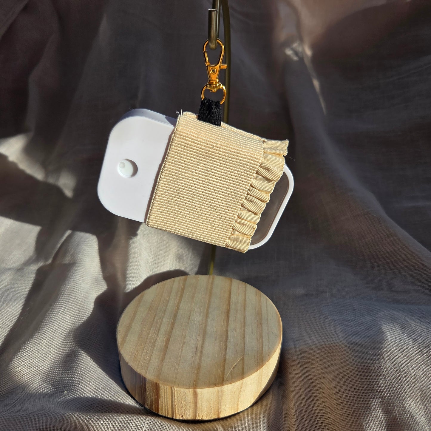 HAND SANI SKIRT KEYCHAIN