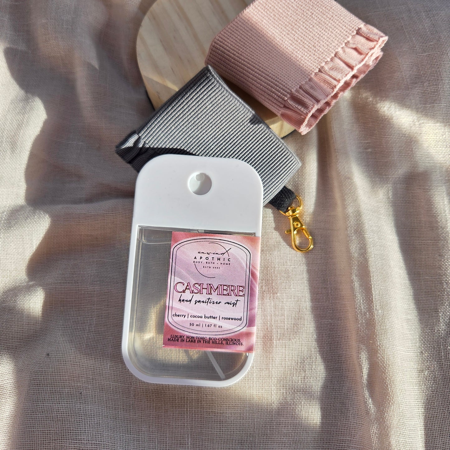 HAND SANI SKIRT KEYCHAIN