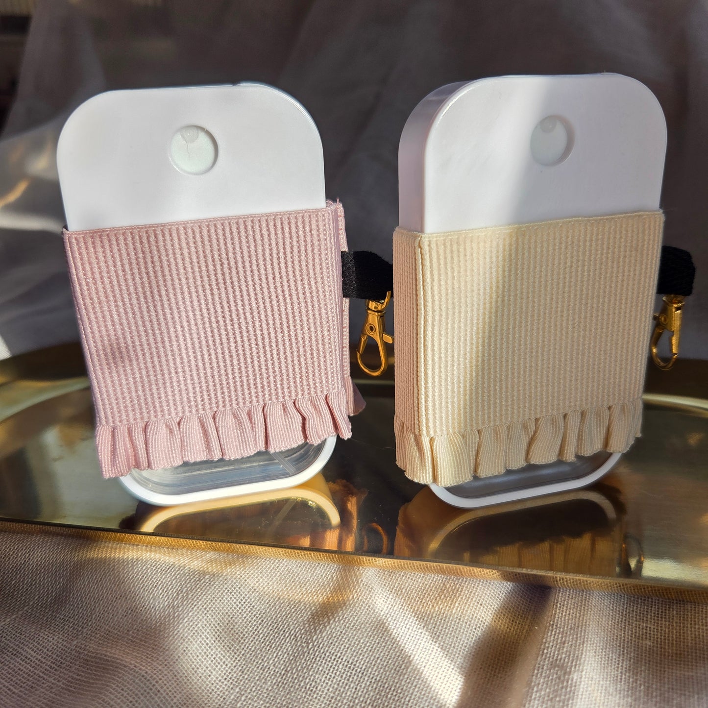 HAND SANI SKIRT KEYCHAIN