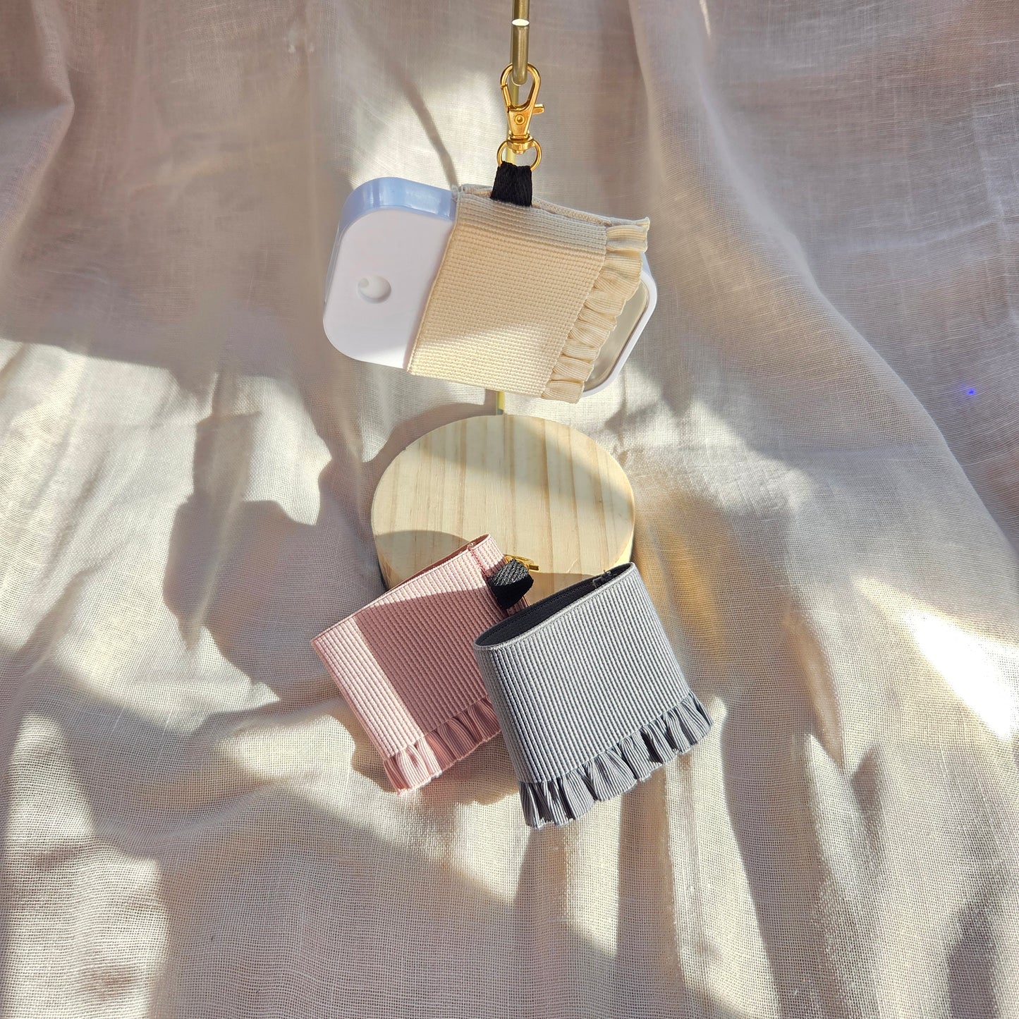 HAND SANI SKIRT KEYCHAIN